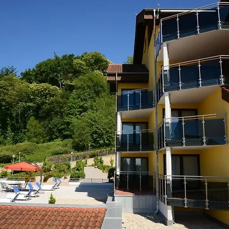 Am Weinberg / Travellers Hotelbetriebs Gmbh * 萨巴赫瓦登