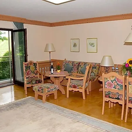 Ξενοδοχείο Am Weinberg / Travellers Hotelbetriebs Gmbh